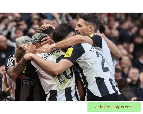 阿尔米隆梅开二度助纽卡斯尔逆转对手，球队迎来强势反弹状态回暖。