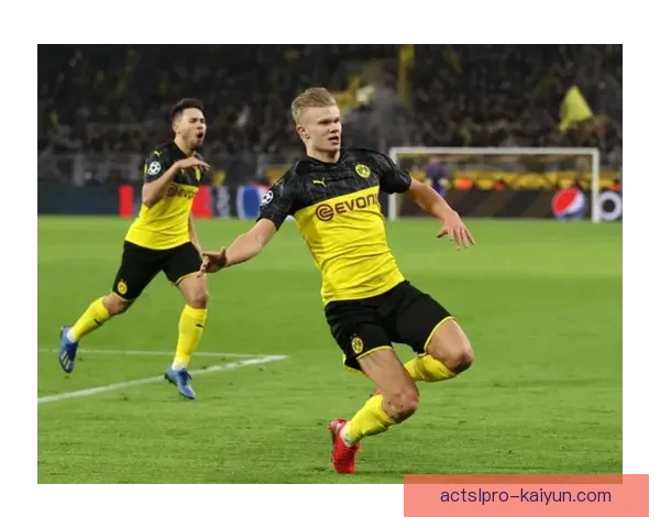 多特进攻套路解析：高位逼抢与边路快攻成核心战术